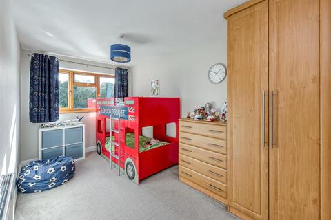 48 Millfields Way, Wombourne, Wolverhampton, WV5 8JQ