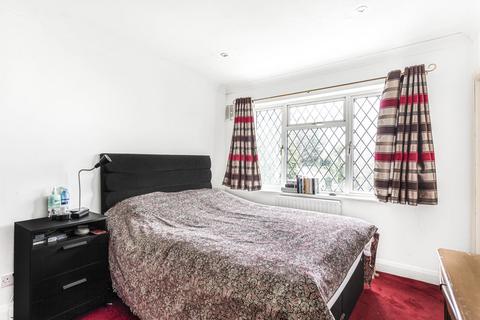 27 Cheyne Avenue, Twickenham, TW2 6AN