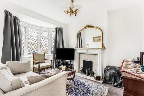 27 Cheyne Avenue, Twickenham, TW2 6AN