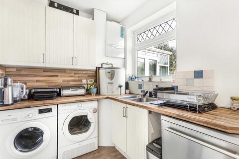 27 Cheyne Avenue, Twickenham, TW2 6AN