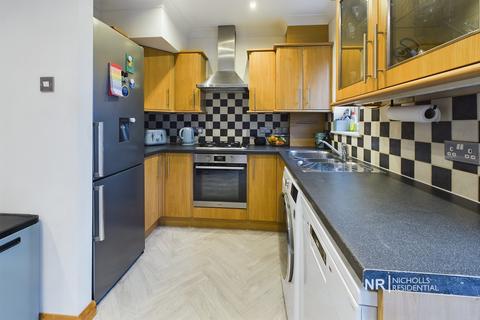 5 Compton Crescent, Chessington, KT9 2HD