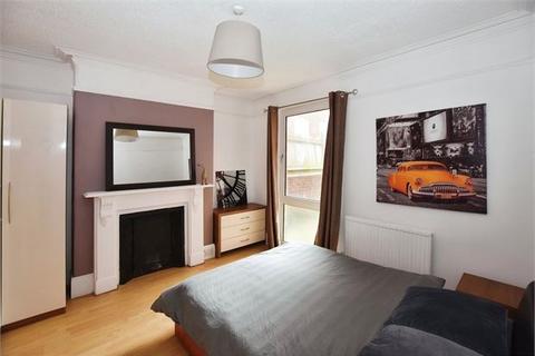 2 bedroom ground floor flat for sale, Abbotsbury Road, Abbotsbury, Newton Abbot, Devon.