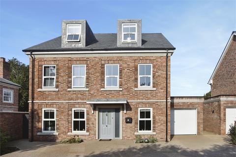 5 bedroom detached house for sale, Amberley Gardens, Kingsteignton, Newton Abbot, Devon.