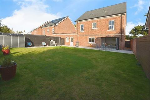 5 bedroom detached house for sale, Amberley Gardens, Kingsteignton, Newton Abbot, Devon.