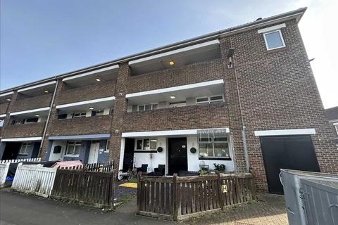 2 bedroom apartment for sale, Sandy Drive, Bedfont