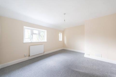 3 bedroom terraced house to rent, Almond Grove, Brentford, TW8