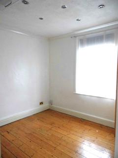 2 bedroom terraced house to rent, Wood End Lane, NORTHOLT UB5