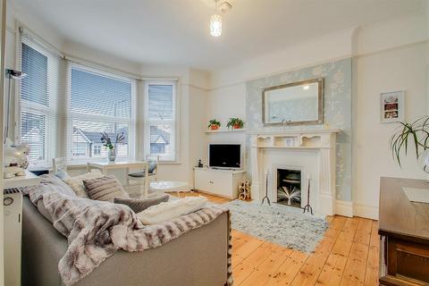 1 bedroom flat for sale, Wrottesley Road, London