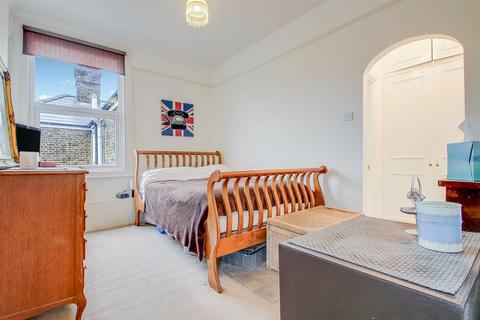 1 bedroom flat for sale, Wrottesley Road, London