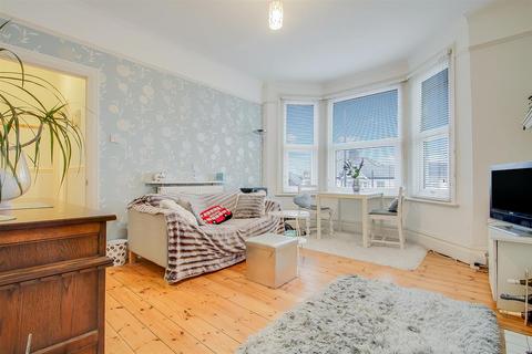 1 bedroom flat for sale, Wrottesley Road, London