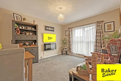 1 bedroom maisonette for sale, Copperfield, Chigwell IG7