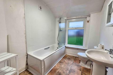 2 bedroom terraced house for sale, Abbeywood Avenue, Manchester, M18