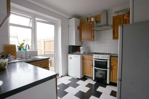 3 bedroom terraced house to rent, Marlborough Road, Dagenham, RM8