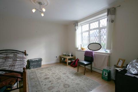 3 bedroom terraced house to rent, Marlborough Road, Dagenham, RM8