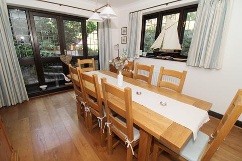 38 Hayes Hill, Bromley, BR2 7HW