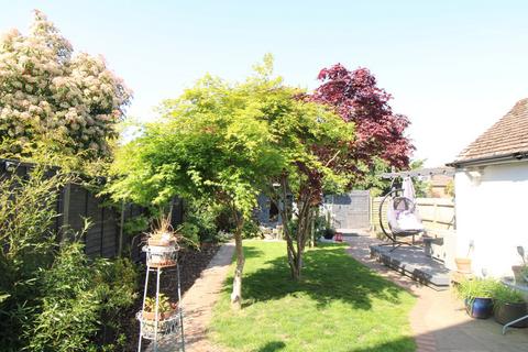 15 Croydon Road, West Wickham, BR4 9HT