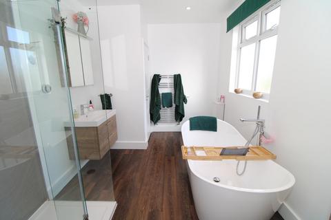 15 Croydon Road, West Wickham, BR4 9HT