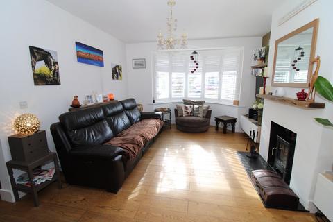 15 Croydon Road, West Wickham, BR4 9HT