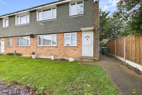 2 bedroom maisonette for sale, Milford Close, London, SE2