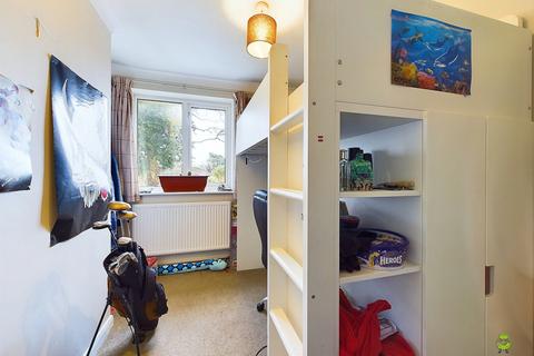 2 bedroom maisonette for sale, Milford Close, London, SE2