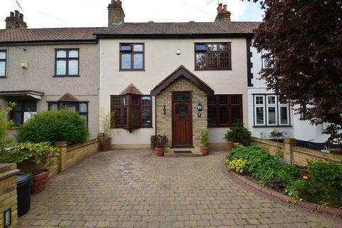 3 bedroom terraced house for sale, Ambleside Gardens, Redbridge