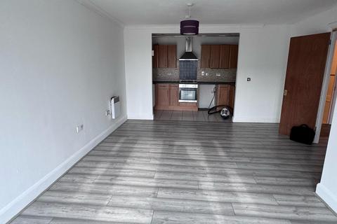 2 bedroom flat to rent, Clements Road, Ilford IG1