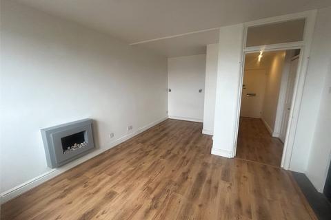 Studio to rent, Blake House, Porchester Mead, Beckenham, BR3