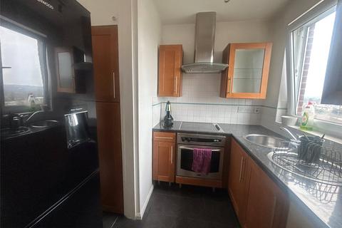 Studio to rent, Blake House, Porchester Mead, Beckenham, BR3