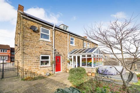 4 bedroom end of terrace house for sale, St. Johns Road, Chesterfield