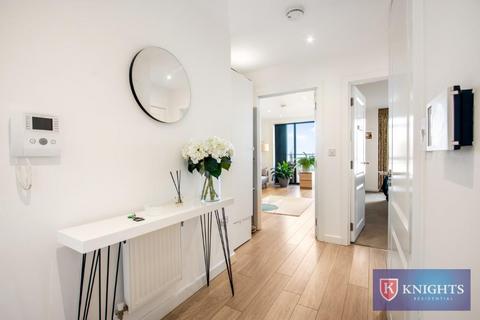 1 bedroom apartment for sale, Eagle Heights, Tottenham Hale Village, London, N17