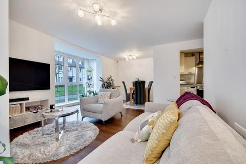 30 Lambourne Chase, Chelmsford, CM2 9FF