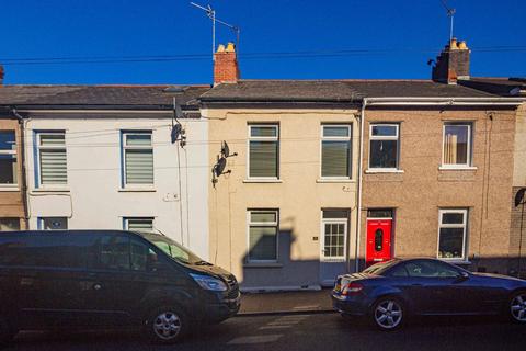 2 bedroom terraced house to rent, Dock Street, Penarth