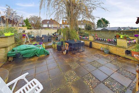 3 bedroom semi-detached house for sale, Meadow Close, Southwick