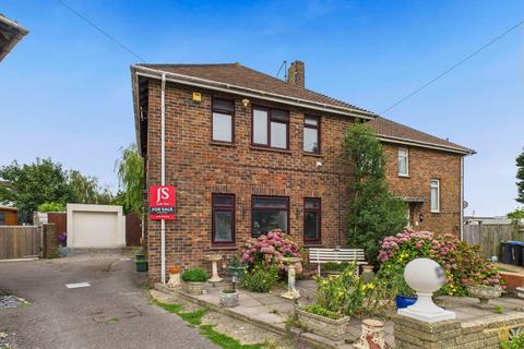 3 bedroom semi-detached house for sale, Meadow Close, Southwick