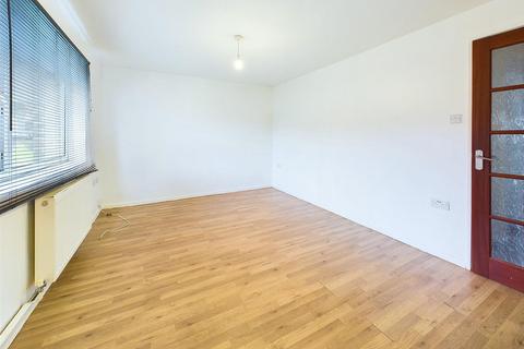 21 Foxtail Close, Gloucester, GL4 6DW