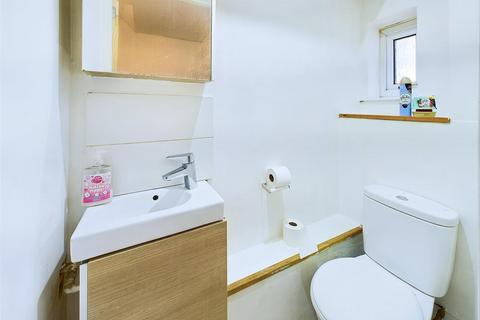 21 Foxtail Close, Gloucester, GL4 6DW