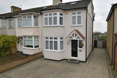 3 bedroom end of terrace house for sale, Link Way, Hornchurch, Essex