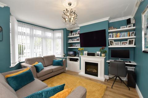 3 bedroom end of terrace house for sale, Link Way, Hornchurch, Essex