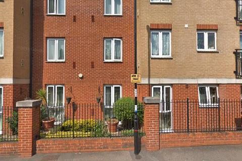 2 bedroom flat to rent, London, SE13