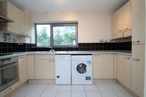 2 bedroom flat to rent, London, SE13