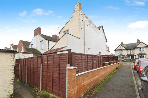 2 bedroom end of terrace house for sale, Wellingborough Road, Rushden NN10