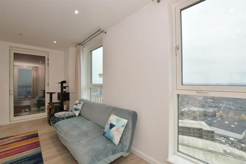 1 bedroom apartment for sale, Silvertown Way, London