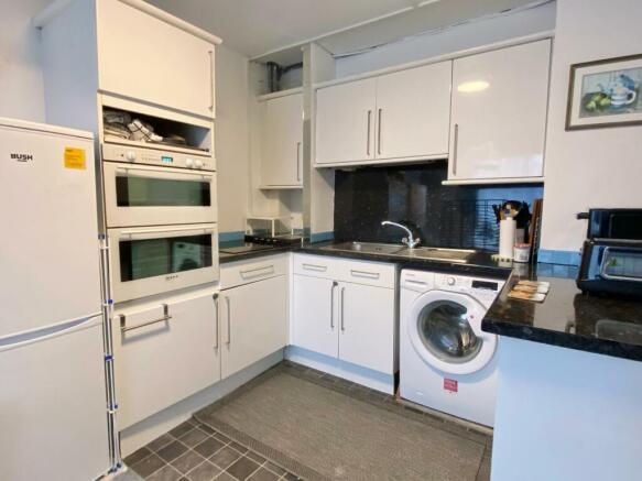 Kitchen - flat 48.jpeg
