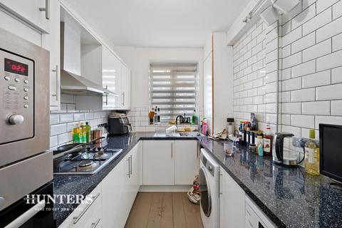 2 bedroom apartment for sale, Mortimer Crescent, London