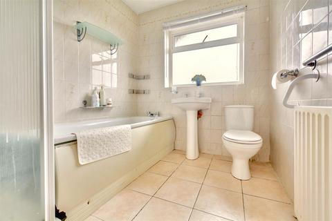 3 bedroom semi-detached house for sale, Brackendale Avenue, Arnold