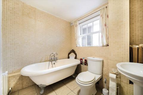 1 bedroom flat for sale, Phoenix Road, London NW1