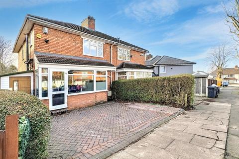 3 bedroom end of terrace house for sale, Avebury Road, Birmingham B30