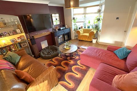 3 bedroom end of terrace house for sale, Avebury Road, Birmingham B30