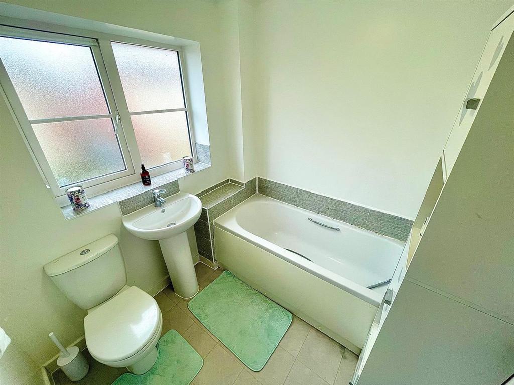 Bathroom.jpg