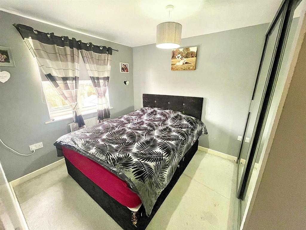 Bedroom 1.jpg